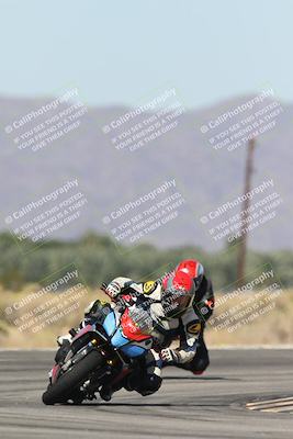 media/Oct-13-2025-Moto Forza (Mon) [[a66d839500]]/3-B Group/Session 3 (Turn 16)/